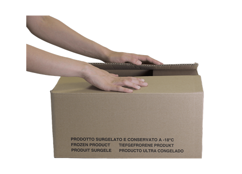 Scatola Con Scritta Nera Conservazione In Frigo E Delle Mani Che La Chiudono Delicatamente